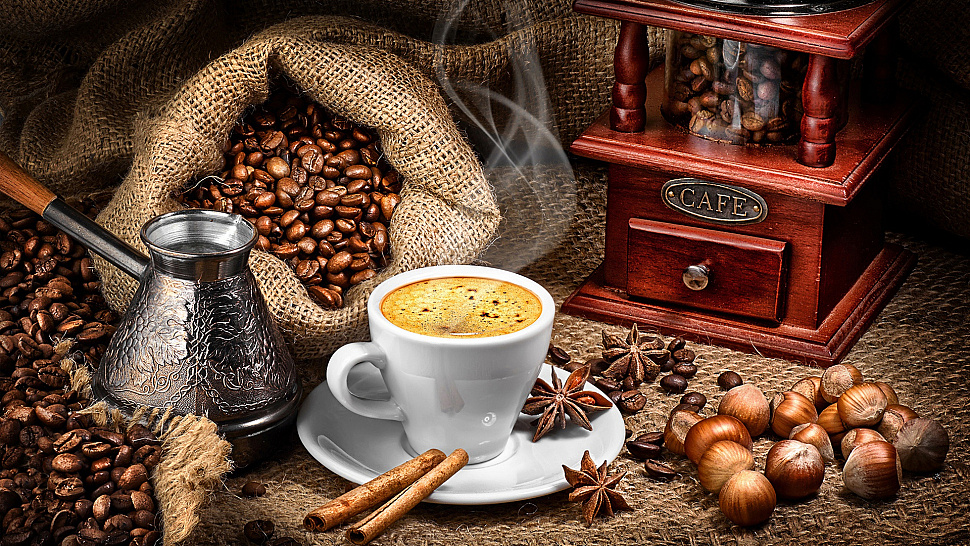 Линейку молотого кофе представляет четыре продукта компании.